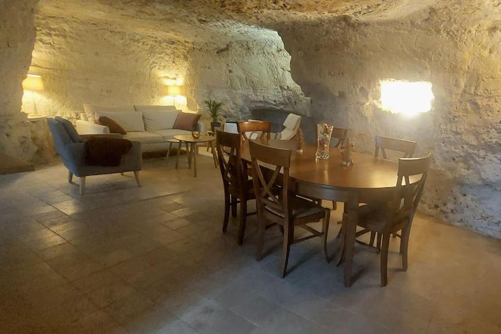 Troglo Entre Caves Et Chateaux مونتلويس سور لوار المظهر الخارجي الصورة