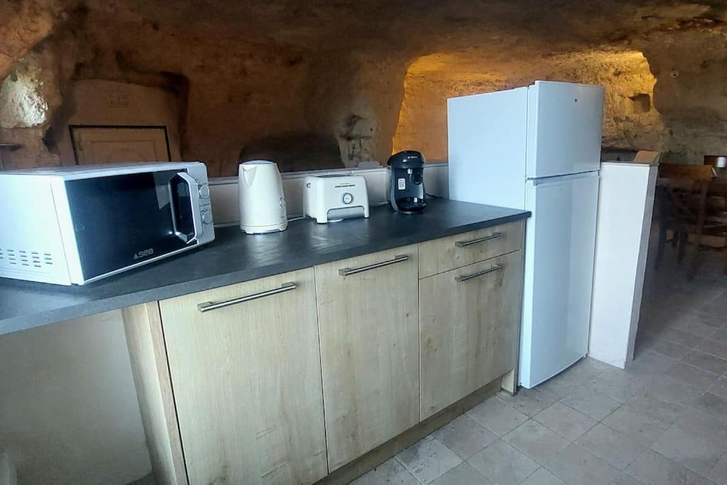 Troglo Entre Caves Et Chateaux مونتلويس سور لوار المظهر الخارجي الصورة
